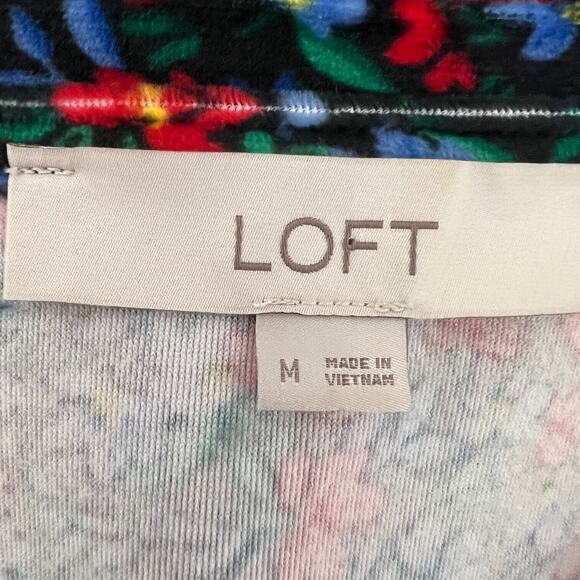 Loft Womens Velour Knit Top Medium Short Sleeve Blue Floral V-Neck - Picture 4 of 5